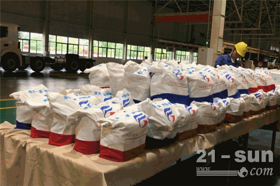 周鐵根書記為徐工送來別樣清涼!