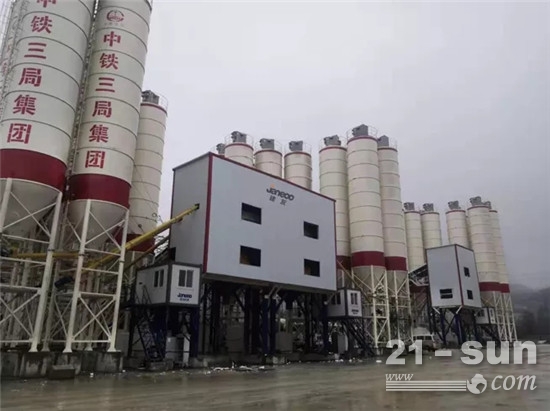 山推建友產品助力盤興高鐵建設