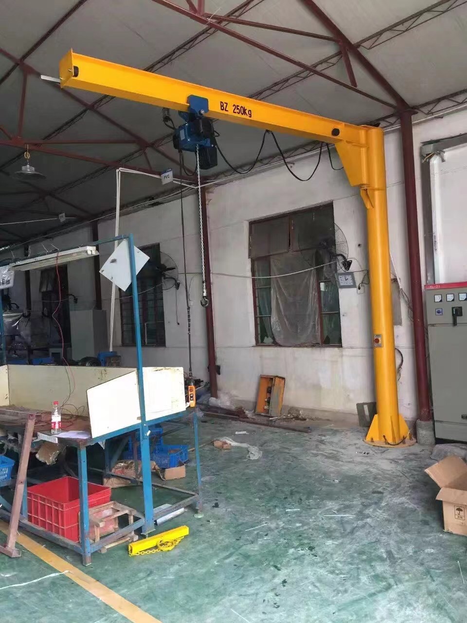 西安高陵區安裝懸臂吊，平衡吊，墻壁吊，旋臂起重機—天成起重