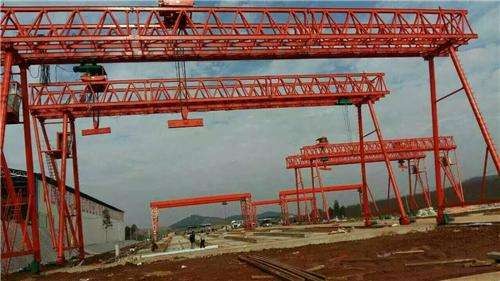 云南騰沖市提梁機安裝